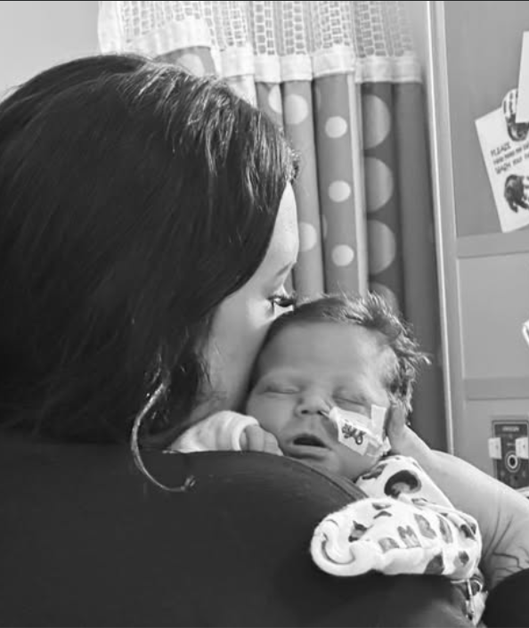 JULDDLLC's tweet image. Baby Paisleigh update: She's a strong fighter. The doctor says she's improved and may come home Monday.
She's met several goals:
- No oxygen
- No IV
- Negative labs
- Temperature controlled
- No tube feedings for four feeds
Next goal: Feed 24 hours without a tube.
My husband…