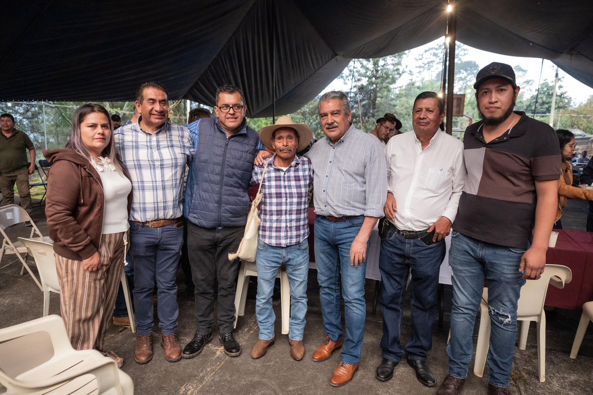 raulmoronO's tweet image. Por la unidad y la transformación de Michoacán, me reuní con presidentes municipales de la región y autoridades comunales en Tingambato.
Escuché las necesidades de su gente y ofrecí mi trabajo legislativo, así como acercamientos con el Gobierno Federal, para en conjunto…