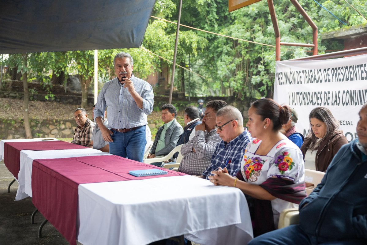 raulmoronO's tweet image. Por la unidad y la transformación de Michoacán, me reuní con presidentes municipales de la región y autoridades comunales en Tingambato.
Escuché las necesidades de su gente y ofrecí mi trabajo legislativo, así como acercamientos con el Gobierno Federal, para en conjunto…