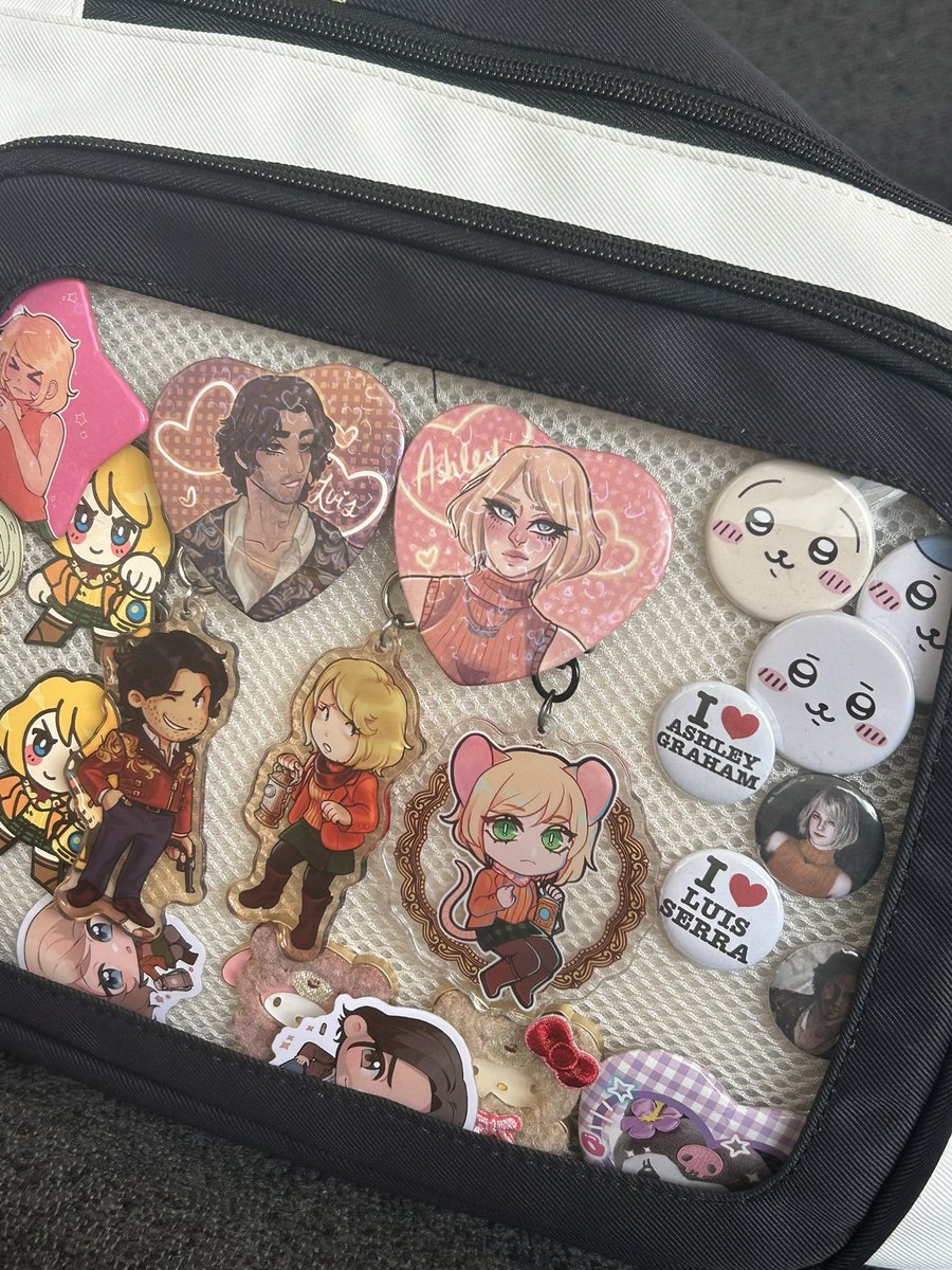 Tarot_cakes's tweet image. Whenever I go out at public I like to flex on my ita bag
Isn’t that big but still perfect for me
