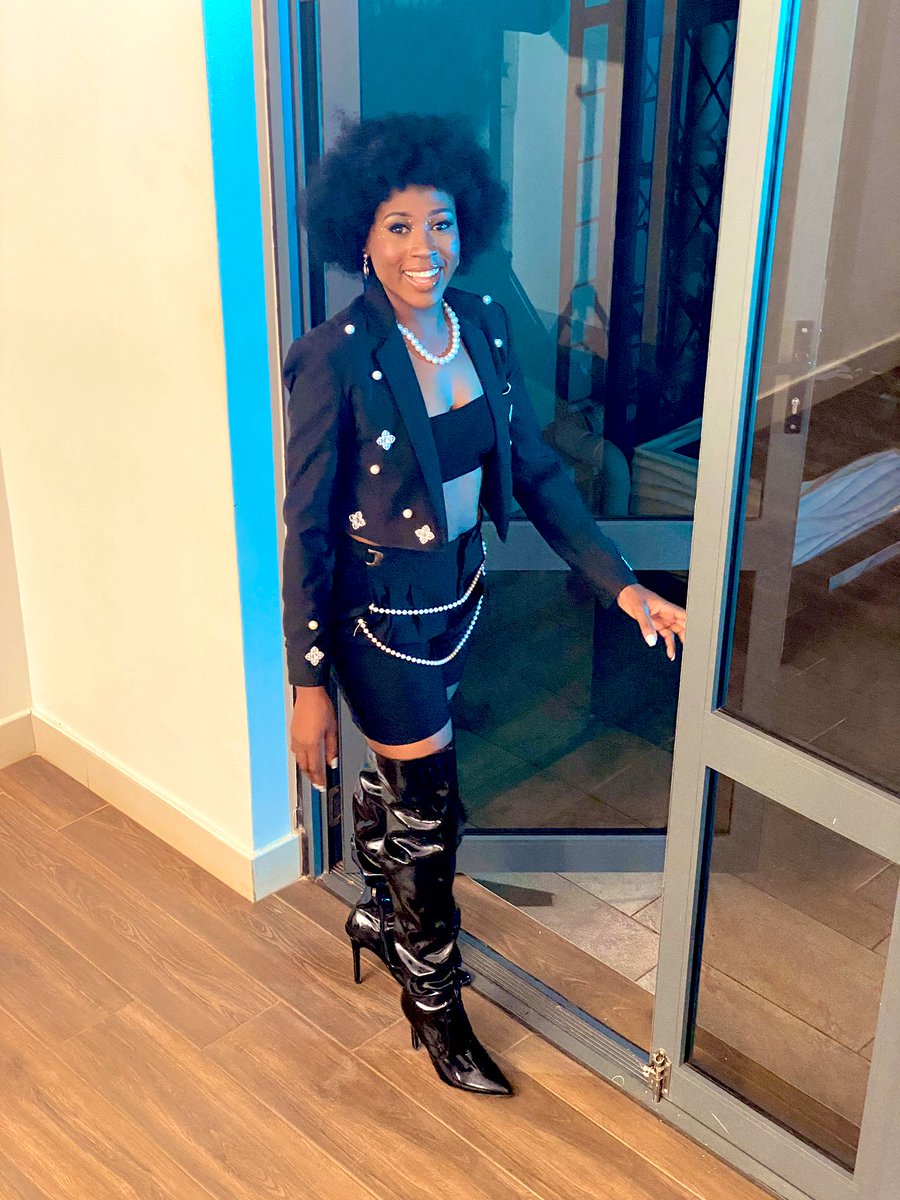 AstarOfficial01's tweet image. I’m wise,blessed,favored,beautiful,a victor,a queen,hardworking,optimistic worthy of every beautiful thing life can offer. I am a child of God and through him,a testimony awaits.
I only owe myself positive energy and self belief.
💜✌️