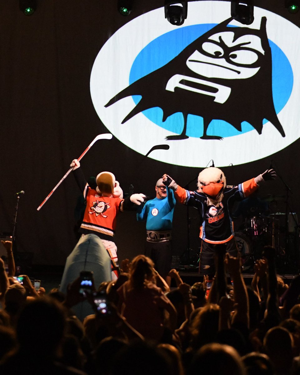 SDGullsAHL's tweet image. Dropped the gloves with the @TheAquabats and @AnaheimDucks last night!!