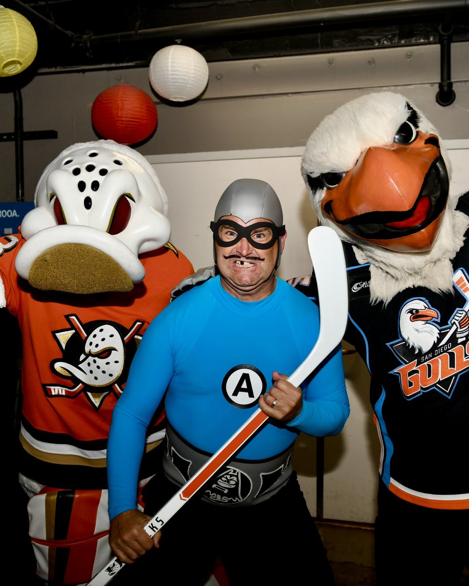 SDGullsAHL's tweet image. Dropped the gloves with the @TheAquabats and @AnaheimDucks last night!!
