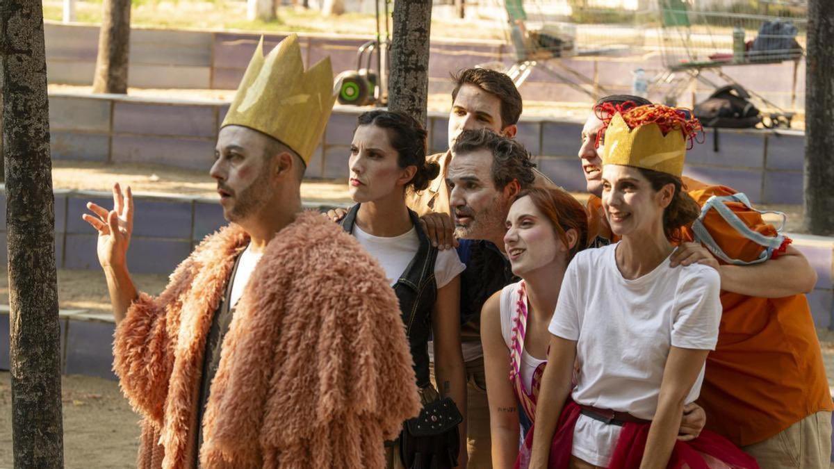 Estiu rere estiu, no pot faltar la tradició de venir a gaudir dels Parking Shakespeare al Parc de l’Estació del Nord. Encara teniu temps de veure #Cimbelí i passar una bona estona a la fresca 👑⚔️🩸