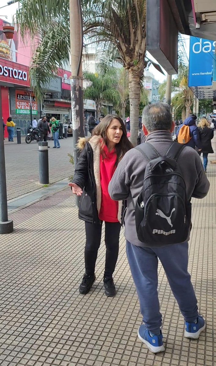NathiGonzalezS's tweet image. Hoy en #sanjusto junto al #FITU arrancando la pelea por ser la 3ra fuerza en las próximas elecciones con la lista encabezada por @NicolasdelCano .
Estuvo @RominaDelPla y mi compañera @Hernand_nati con quién damos pelea para defender las bancas del Concejo en #LaMatanza.