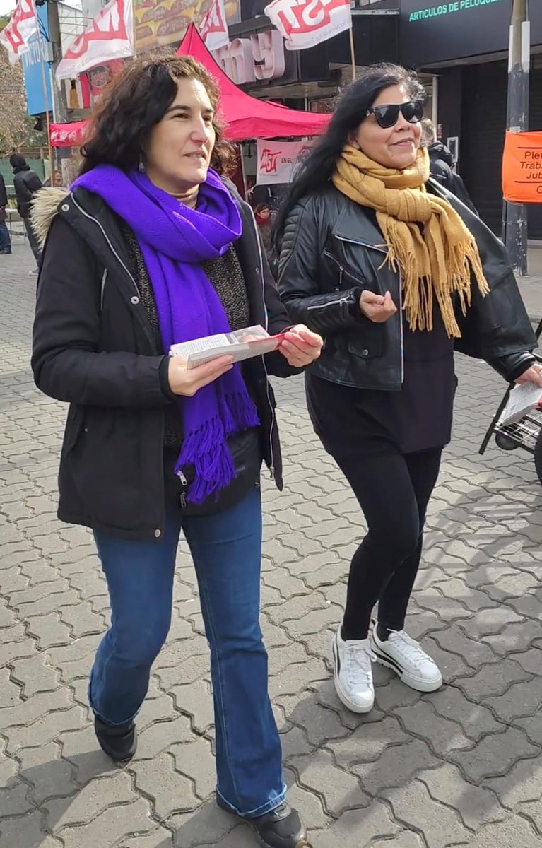 NathiGonzalezS's tweet image. Hoy en #sanjusto junto al #FITU arrancando la pelea por ser la 3ra fuerza en las próximas elecciones con la lista encabezada por @NicolasdelCano .
Estuvo @RominaDelPla y mi compañera @Hernand_nati con quién damos pelea para defender las bancas del Concejo en #LaMatanza.