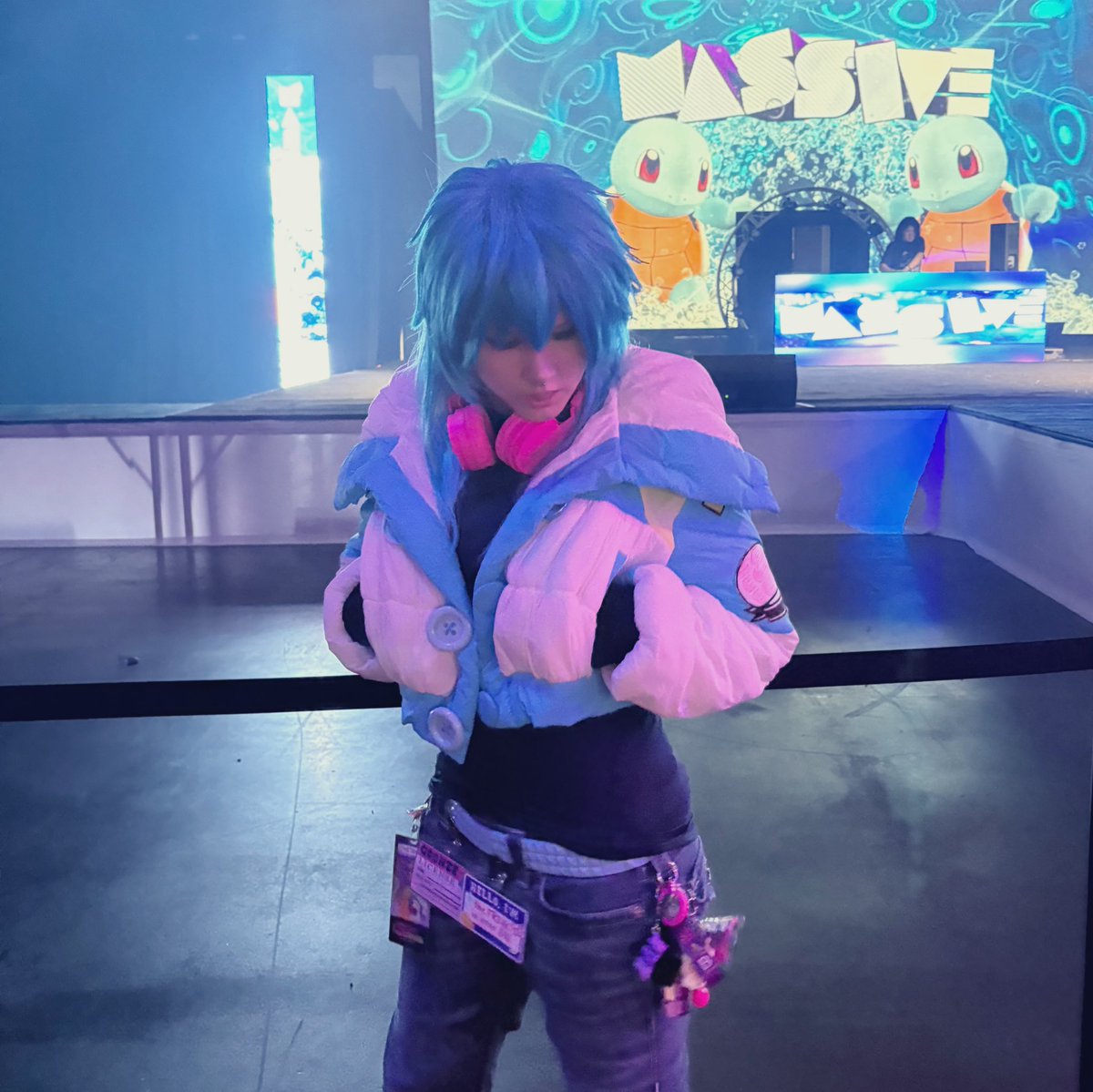 lixyaoo's tweet image. fujoed out at the rave