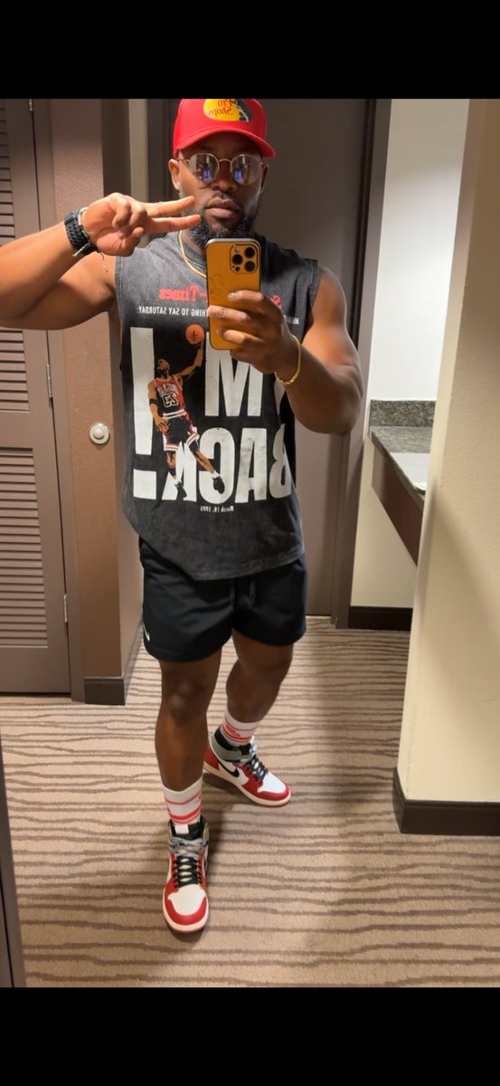 ThisIsNotJay20's tweet image. Ima head back out in these skreets.