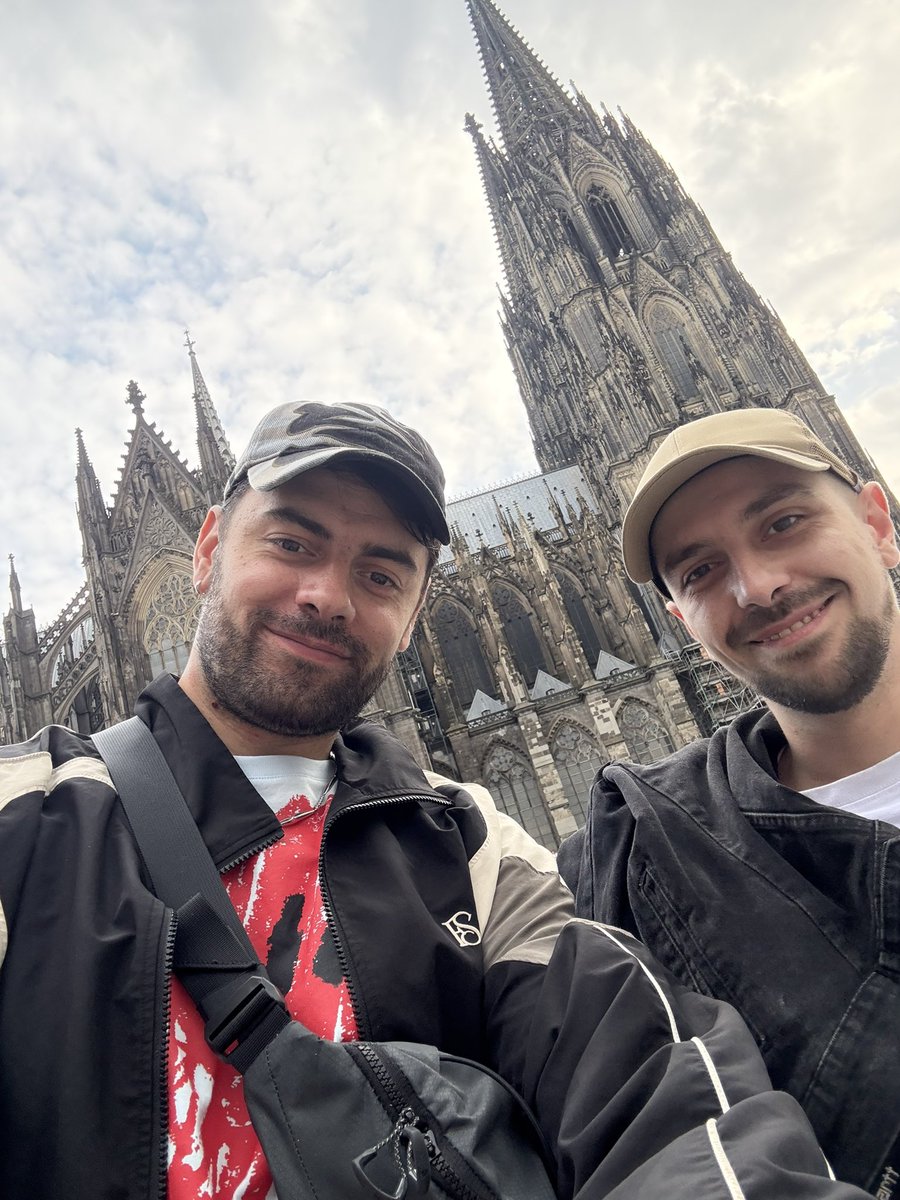 Samplifire's tweet image. firing the curse  in germany