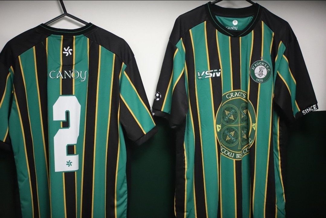 StRochsJuniors's tweet image. We had our new away kit, bearing the Graces Glasgow Irish Centre logo, on show at today's 2-1 victory over Vale of Clyde.
This will be available for fans to purchase in a few weeks.
The new home kit will be on show soon....we can confirm it's also a belter🍀🍭💚