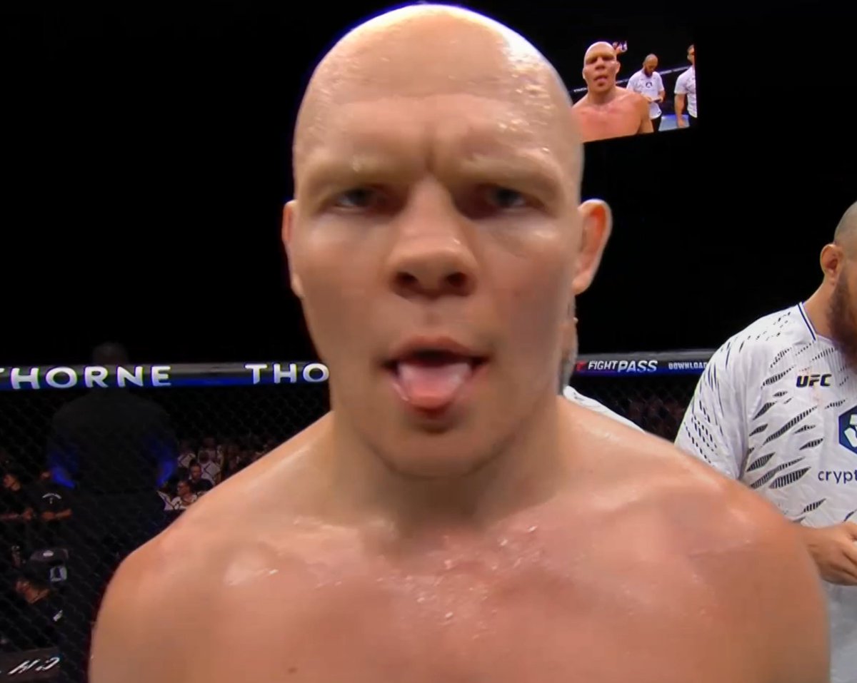 uhhvaimorrer's tweet image. parece mais com o anthony smith doq o próprio anthony smith