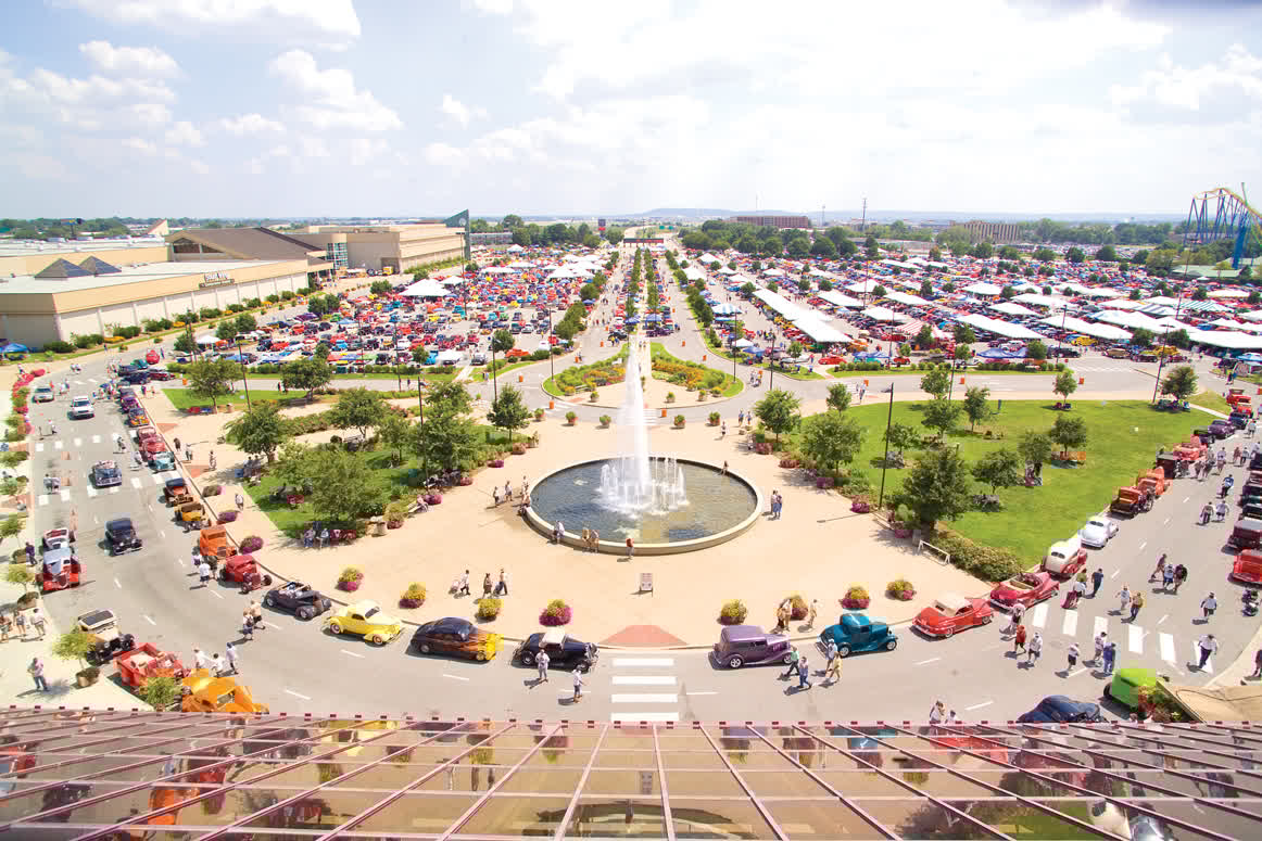 Only 5 days until the National Street Rod Association Nationals returns to Louisville – just across the Ohio River from SoIN! 🏎️🛻

Read our blog for an insider's guide to the world's largest Street Rod show and book your stay in SoIN today! bit.ly/3IJj2d8

#GoSoIN