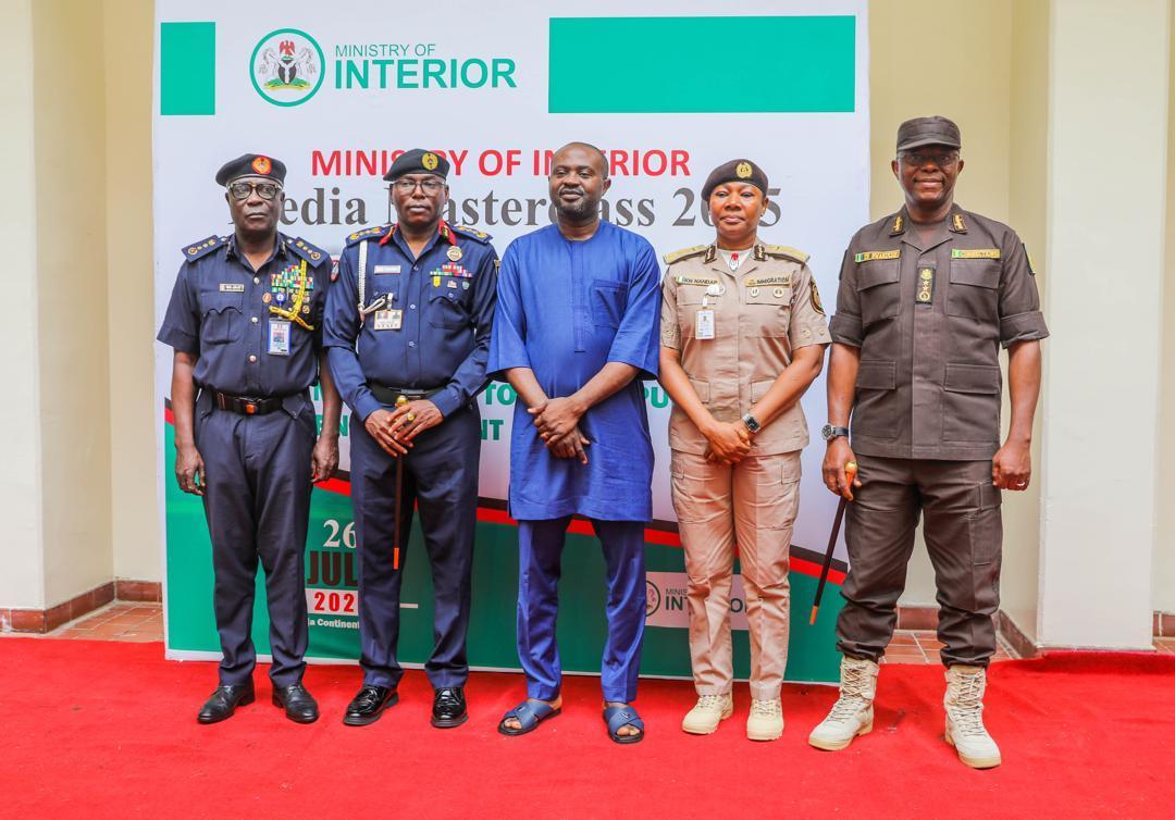 Fedfireng's tweet image. The Ministry of Interior hosted a Media Masterclass for PROs of its 6 agencies today in Abuja, themed "Beyond Press Statements."
HM Dr. Olubunmi Tunji-Ojo urged smarter media engagement and synergy between traditional & digital platforms. #InteriorMedia #PublicEngagement…