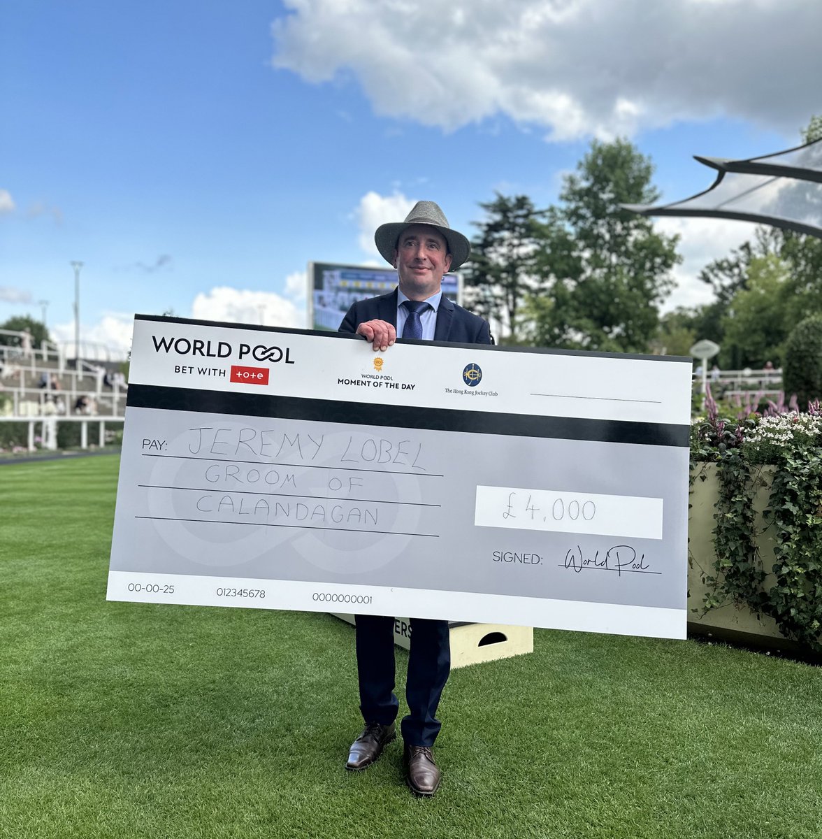 World Pool (@worldpool) on Twitter photo Congrats, <a href="/GraffardRacing/">𝐅𝐫𝐚𝐧𝐜𝐢𝐬-𝐇𝐞𝐧𝐫𝐢 𝐆𝐫𝐚𝐟𝐟𝐚𝐫𝐝</a>! 👏
CALANDAGAN’s groom Jeremy Lobel all smiles after receiving our £4,000 World Pool Moment of the Day cheque on King George Day.
#WorldPool | <a href="/Ascot/">Ascot Racecourse</a> Congrats, <a href="/GraffardRacing/">𝐅𝐫𝐚𝐧𝐜𝐢𝐬-𝐇𝐞𝐧𝐫𝐢 𝐆𝐫𝐚𝐟𝐟𝐚𝐫𝐝</a>! 👏
CALANDAGAN’s groom Jeremy Lobel all smiles after receiving our £4,000 World Pool Moment of the Day cheque on King George Day.
#WorldPool | <a href="/Ascot/">Ascot Racecourse</a>