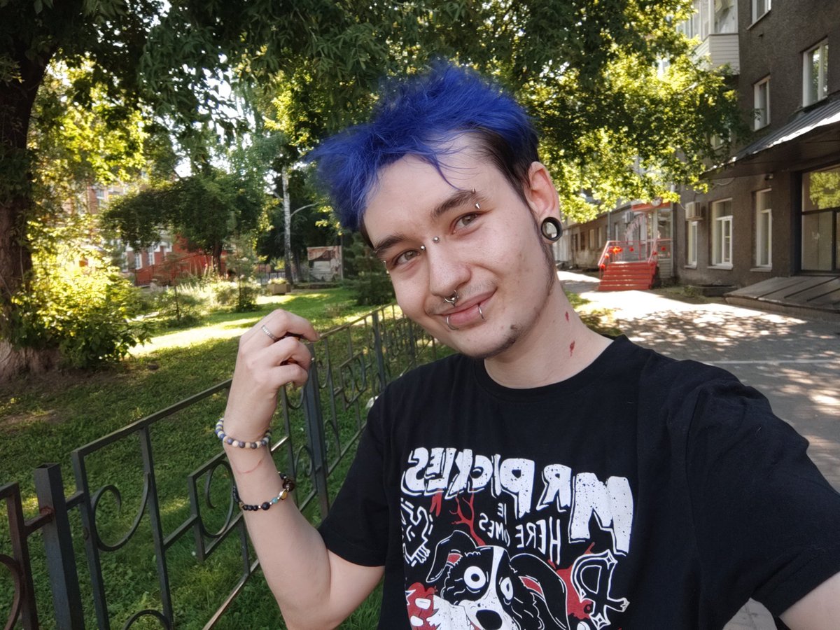 josh_raton's tweet image. Сходил, сдал пленку на проявку. Прокатился на своём велике по городу. Солнышко, тепло, ветерок. Хорошая суббота. Я рад, что я есть на этой земле.