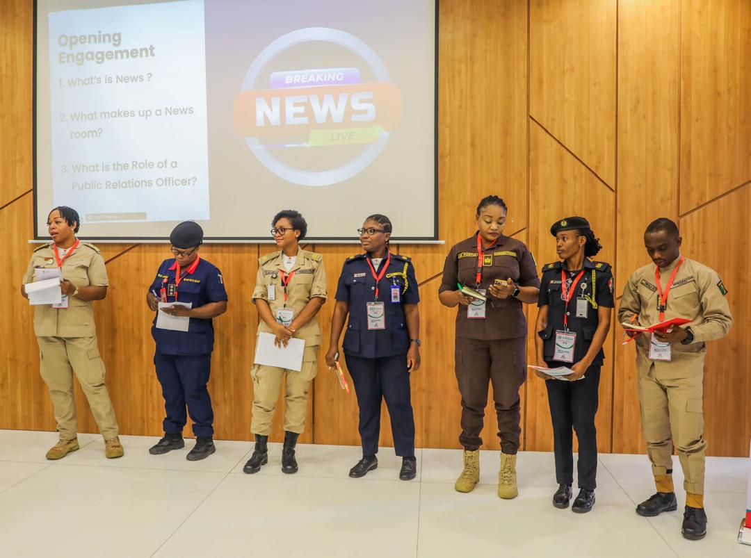 Fedfireng's tweet image. The Ministry of Interior hosted a Media Masterclass for PROs of its 6 agencies today in Abuja, themed "Beyond Press Statements."
HM Dr. Olubunmi Tunji-Ojo urged smarter media engagement and synergy between traditional & digital platforms. #InteriorMedia #PublicEngagement…