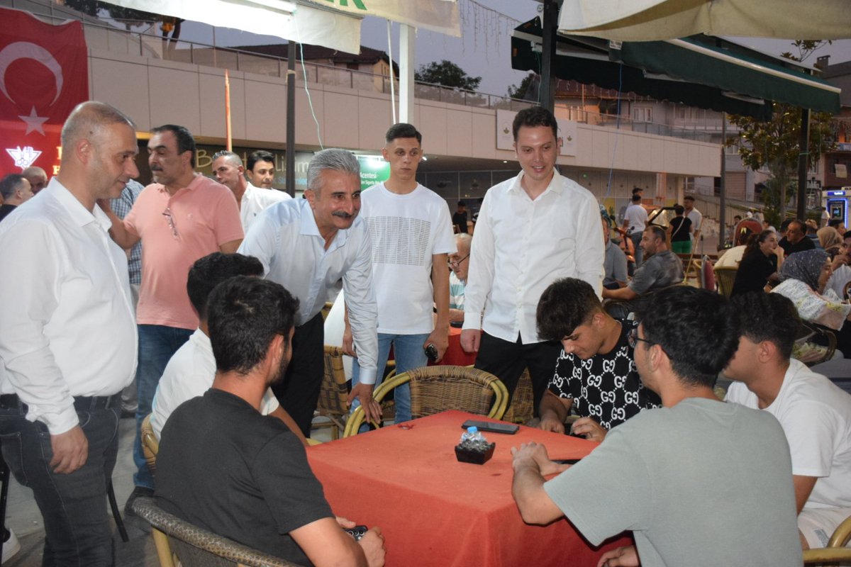 Demirtaş'ta Hemşehrilerimizle Buluştuk

Demirtaş Mahalle Temsilcimiz Harun Tam ve üyelerimizle birlikte vatandaşlarımızla bir araya geldik, sorunlarını ve beklentilerini dinledik.

Vatandaşlarımız kötü ekonomi koşullarından, adaletsizliklerden, hukuksuzluklardan şikayetçi. İlk