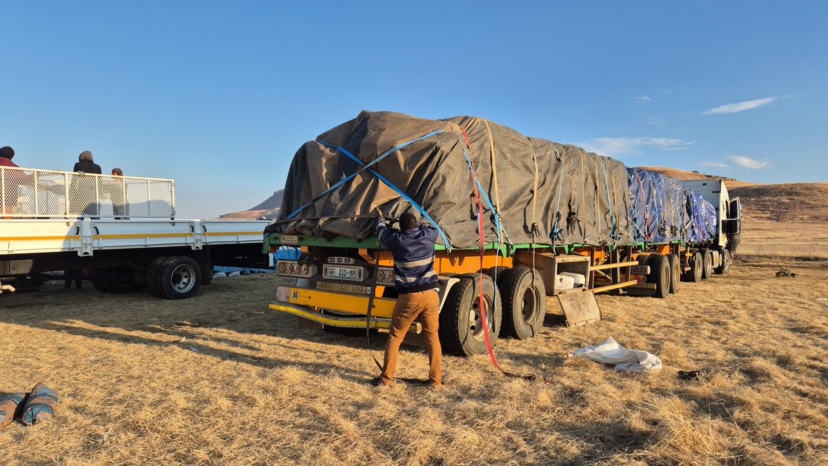 MMavusoo's tweet image. 🥔 🥔 we continue to feed the nation and our neighboring countries 🇱🇸 and 🇲🇿
Thank you for the support we get
#MCV
#Potato_farmer