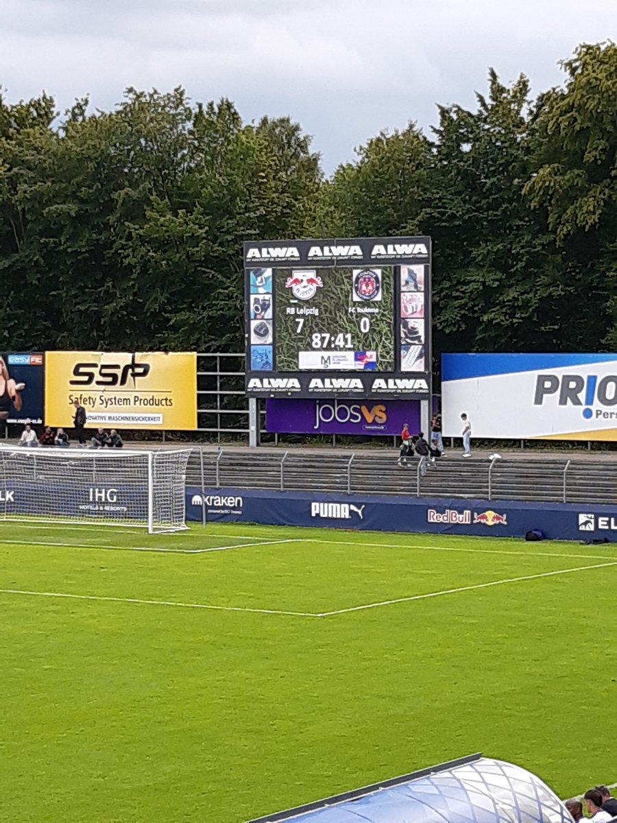 ThomasK1145905's tweet image. Ein wenig Kultur und Sport im Urlaub: Donauursprung in Donaueschingen und Testspiel vom Lieblingsverein der Kinder...