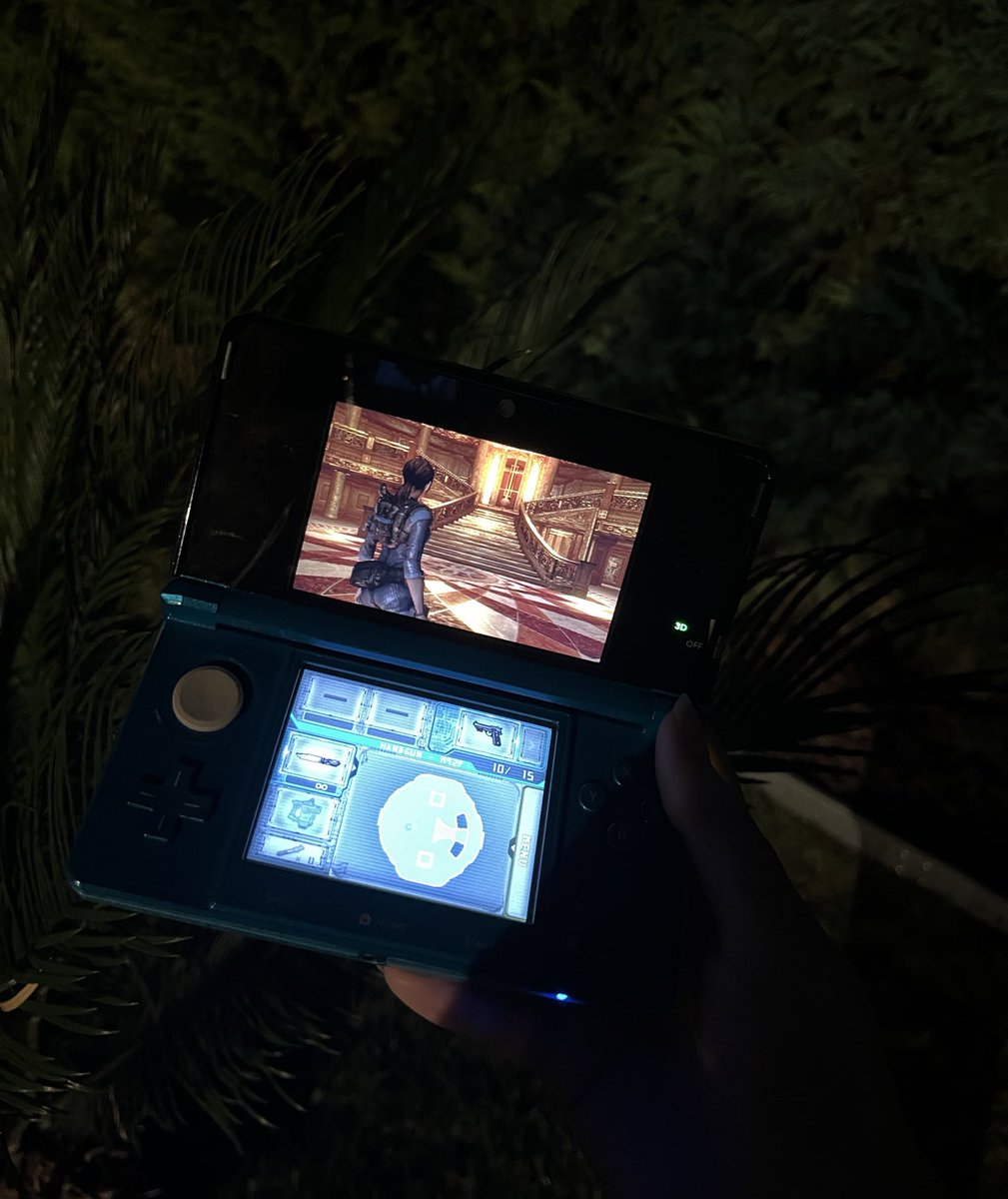 quyeenoft54's tweet image. A night out🌲… With Jill 😌💙
#REBHFun #ResidentEvil #バイオハザード