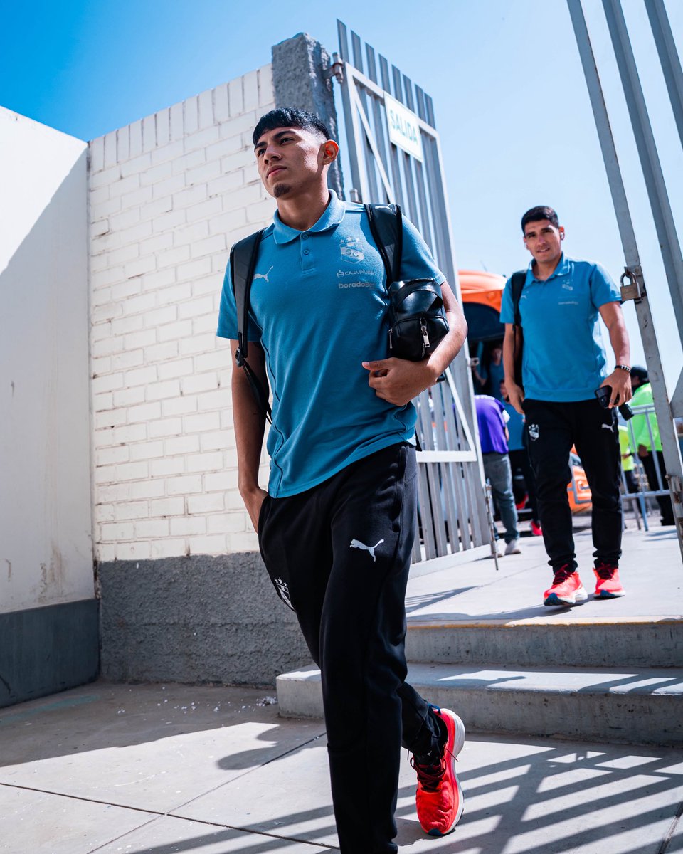 ClubSCristal's tweet image. ¡YA ESTAMOS! 💪
📍Estadio Miguel Grau
¡Vamos con todo, equipo querido! 👊
#FuerzaCristal