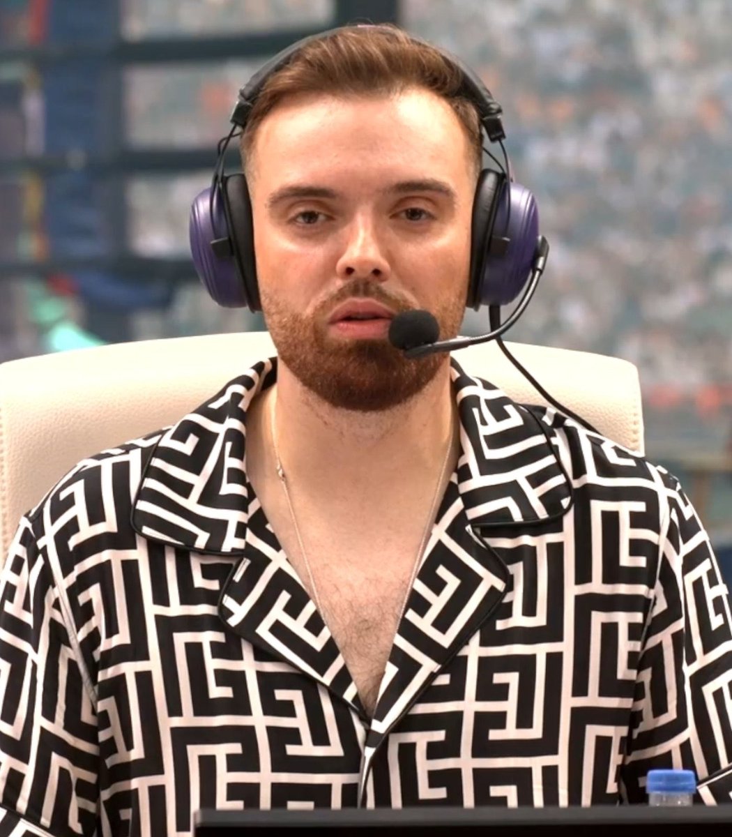porktendencia's tweet image. “Ibai”:
Porque ha roto el récord del stream con más vistas en Twitch superando los 9.3M