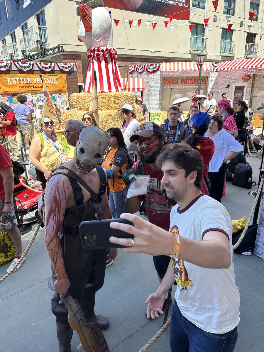 Adam_Cesare's tweet image. CLOWN IN A CORNFIELD x DEAD BY DAYLIGHT collab confirmed
(Not really)
