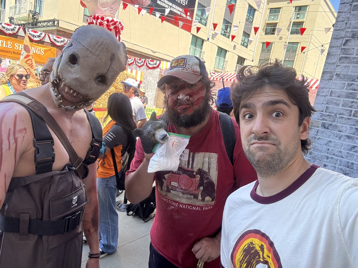 Adam_Cesare's tweet image. CLOWN IN A CORNFIELD x DEAD BY DAYLIGHT collab confirmed
(Not really)