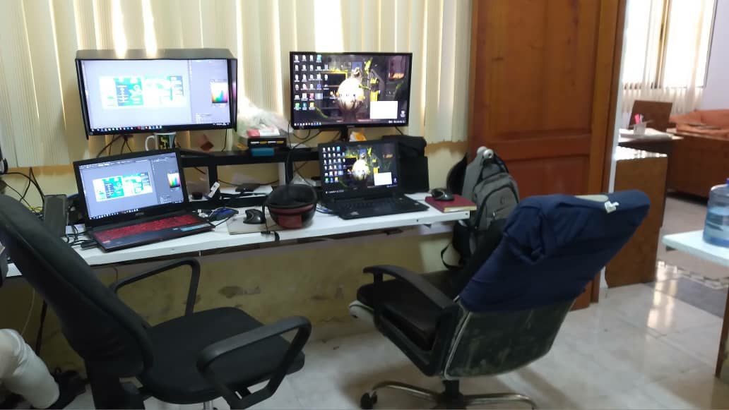 ArmandoRamosQu4's tweet image. Mi única experiencia laboral a día de hoy, viene del sector privado... y aunque a veces hemos tenido que trabajar a deshora, acumulando más de 18 horas de diseño y producción... la dicha de poder vivir haciendo lo que me gusta, es indescriptible... y la sonrisa del cliente, ORO!