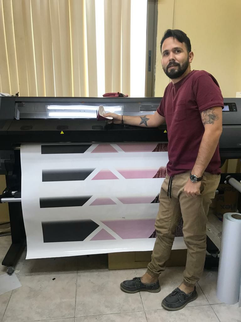 ArmandoRamosQu4's tweet image. Mi única experiencia laboral a día de hoy, viene del sector privado... y aunque a veces hemos tenido que trabajar a deshora, acumulando más de 18 horas de diseño y producción... la dicha de poder vivir haciendo lo que me gusta, es indescriptible... y la sonrisa del cliente, ORO!