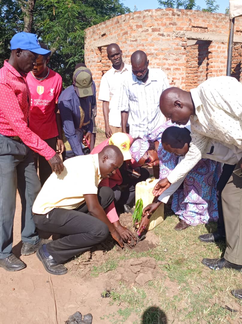 maliba_harith's tweet image. DEMOCRATIC FRONT SERERE
PLANT NOW OSIRIKE
TURN THE PAGE
@MathiasMpuuga