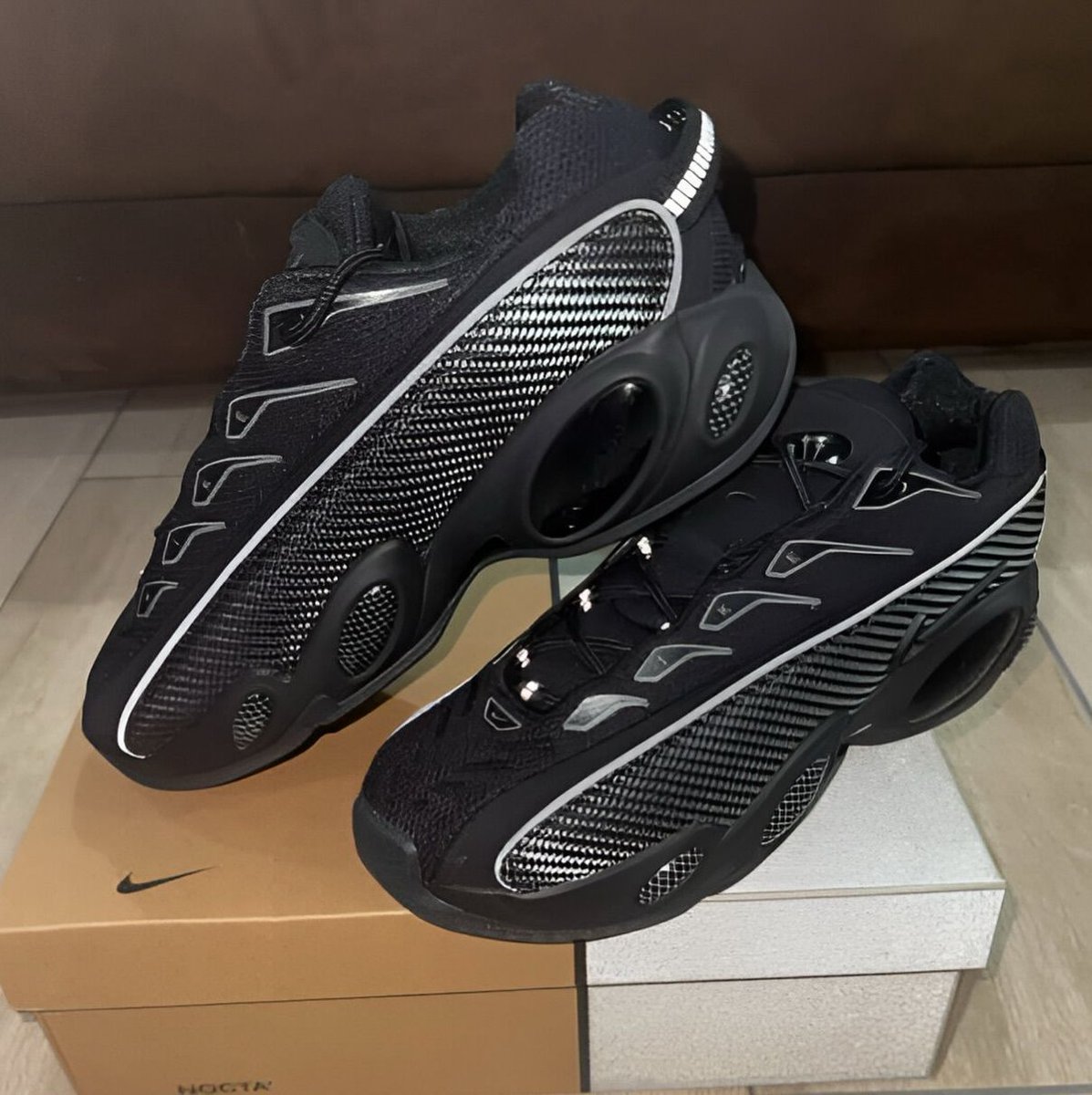 SneakerAlertHD's tweet image. Drake x Nike NOCTA Glide "Black/Iron Grey" Releasing Soon 🖤