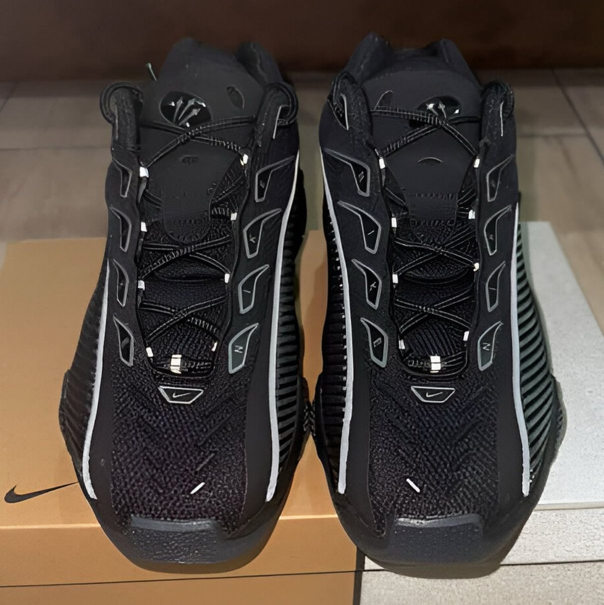 SneakerAlertHD's tweet image. Drake x Nike NOCTA Glide "Black/Iron Grey" Releasing Soon 🖤