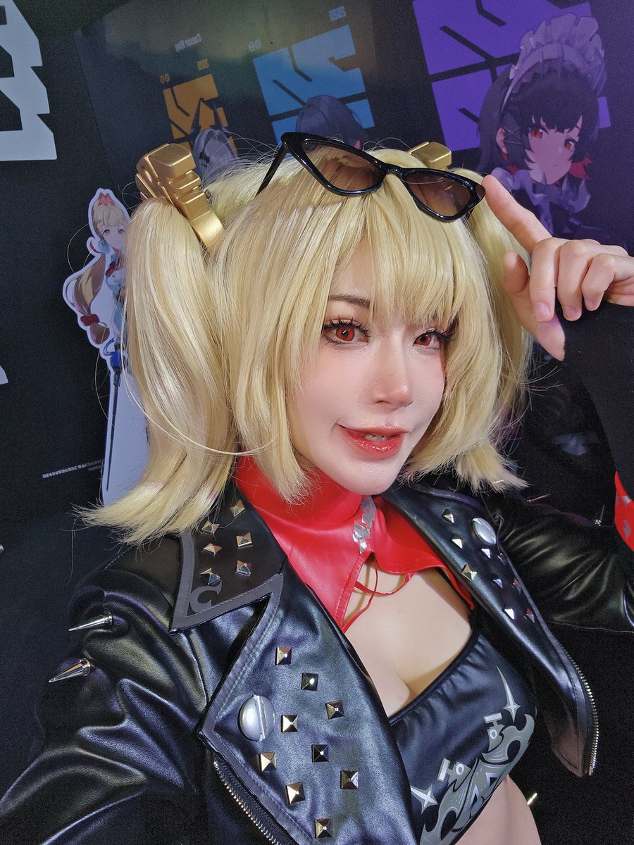 emilcosplayer's tweet image. 3-2-1, fire!
สุดยอดตัวแรร์แห่งปี มาแล้ว!
HoYo FEST Day3 คนเยอะม้ากกกกกกก
กว่าจะหาที่จอดรถเข้าไปเจอทุกคนได้
แต่ผมยังคงสนุกทุกวัน ยิ่งวันนี้ยิ่งสนุก 55
พรุ่งนี้วันสุดท้ายแล้ววว ใครยังไม่ได้มาาาา มาเจอผมมมม
#zzzero #HoYoFEST2025 #Burnice