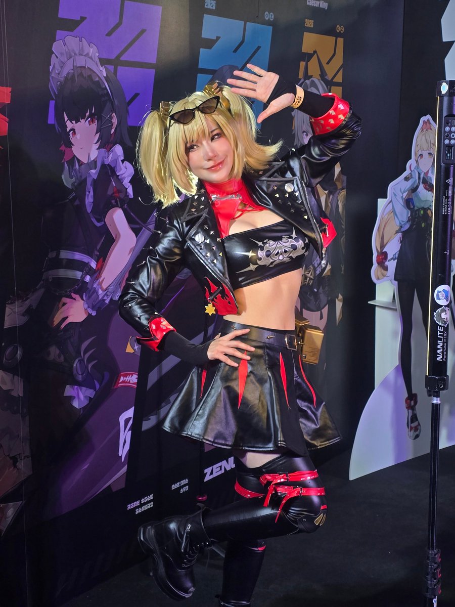 emilcosplayer's tweet image. 3-2-1, fire!
สุดยอดตัวแรร์แห่งปี มาแล้ว!
HoYo FEST Day3 คนเยอะม้ากกกกกกก
กว่าจะหาที่จอดรถเข้าไปเจอทุกคนได้
แต่ผมยังคงสนุกทุกวัน ยิ่งวันนี้ยิ่งสนุก 55
พรุ่งนี้วันสุดท้ายแล้ววว ใครยังไม่ได้มาาาา มาเจอผมมมม
#zzzero #HoYoFEST2025 #Burnice