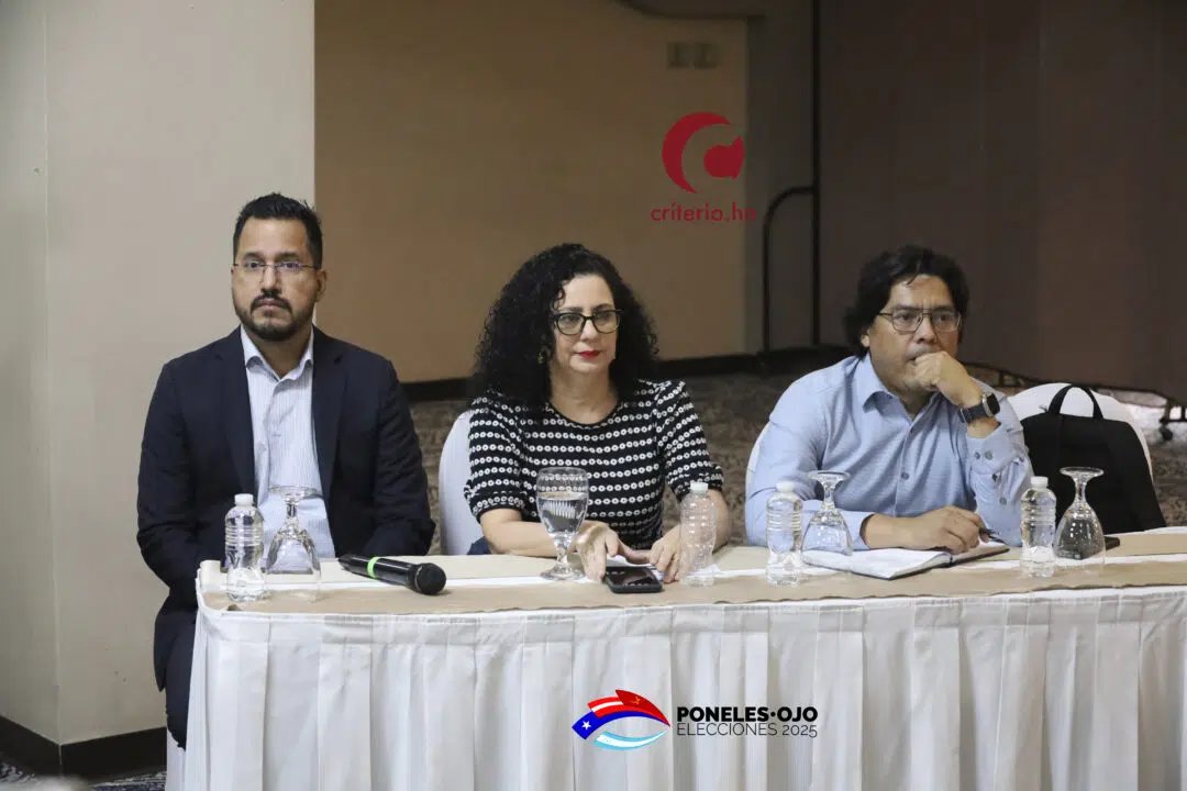 criteriohn's tweet image. ‼️🚨#ELECCIONES| Fraude electoral en Honduras: ¿Una herramienta narrativa para presionar pactos políticos?
A criterio de Héctor Soto, “las elecciones no están en juego. Lo que está en juego, es la calidad de las elecciones”
El fraude electoral en Honduras, en este momento, es…