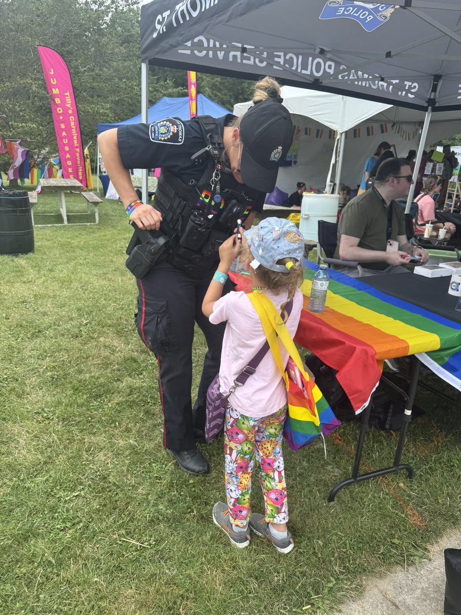 STPSmedia's tweet image. We were proud to be part of Elgin County Pride today at Pinafore Park!

Celebrating love, inclusion, and the vibrant diversity that makes our community so special. #STPSPride #ElginCountyPride 

Thanks to our ‘tent-mates’ @victims_elgin for a great day!