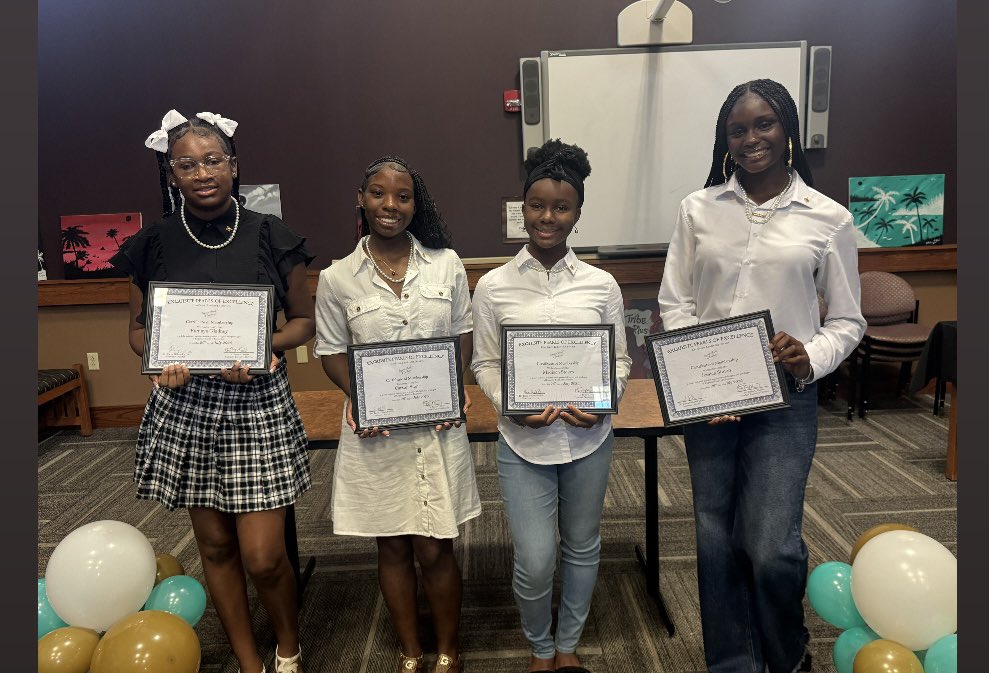 ReneeMeeks's tweet image. Today was an excellent day in EPE! We have new Mentees! 🦋🔘🩵
