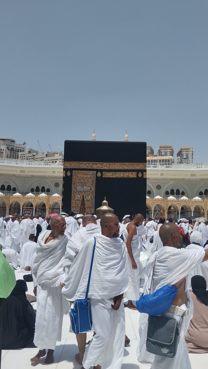 Allah bazen çok bunalan kulunu huzuruna davet eder ve buna hiç kimse engel olamaz.

Sen çağırdın ben geldim Ya Rabbi, tüm sıkıntılarımı gider , bana beklediğimden daha hayırlı olanı nasip et. Sıkıntımı,kederimi, hüznümü Sen huzura , mutluluğa çevir Allah'ım!