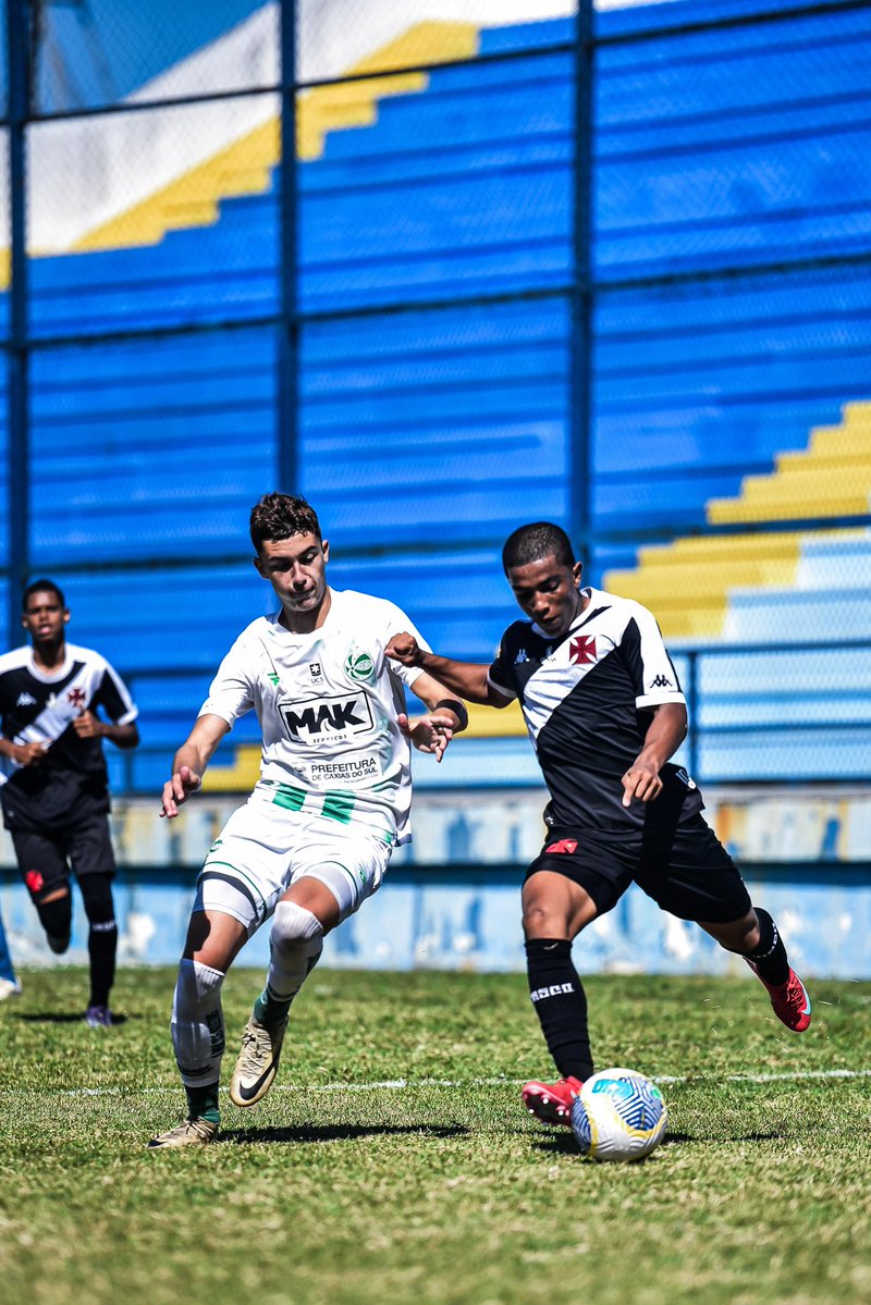 ECJuventude's tweet image. Juventude é vice-campeão da Copa Macaé sub-16 🇳🇬
Na decisão, equipe Jaconera empatou em 1 a 1 no tempo normal diante do Vasco, com o gol alviverde marcado pelo Nathan. Nos pênaltis, o Ju foi superado por 6 a 5. Seguimos JUntos, gurizada!
📷 Isaac Timóteo/Divulgação…