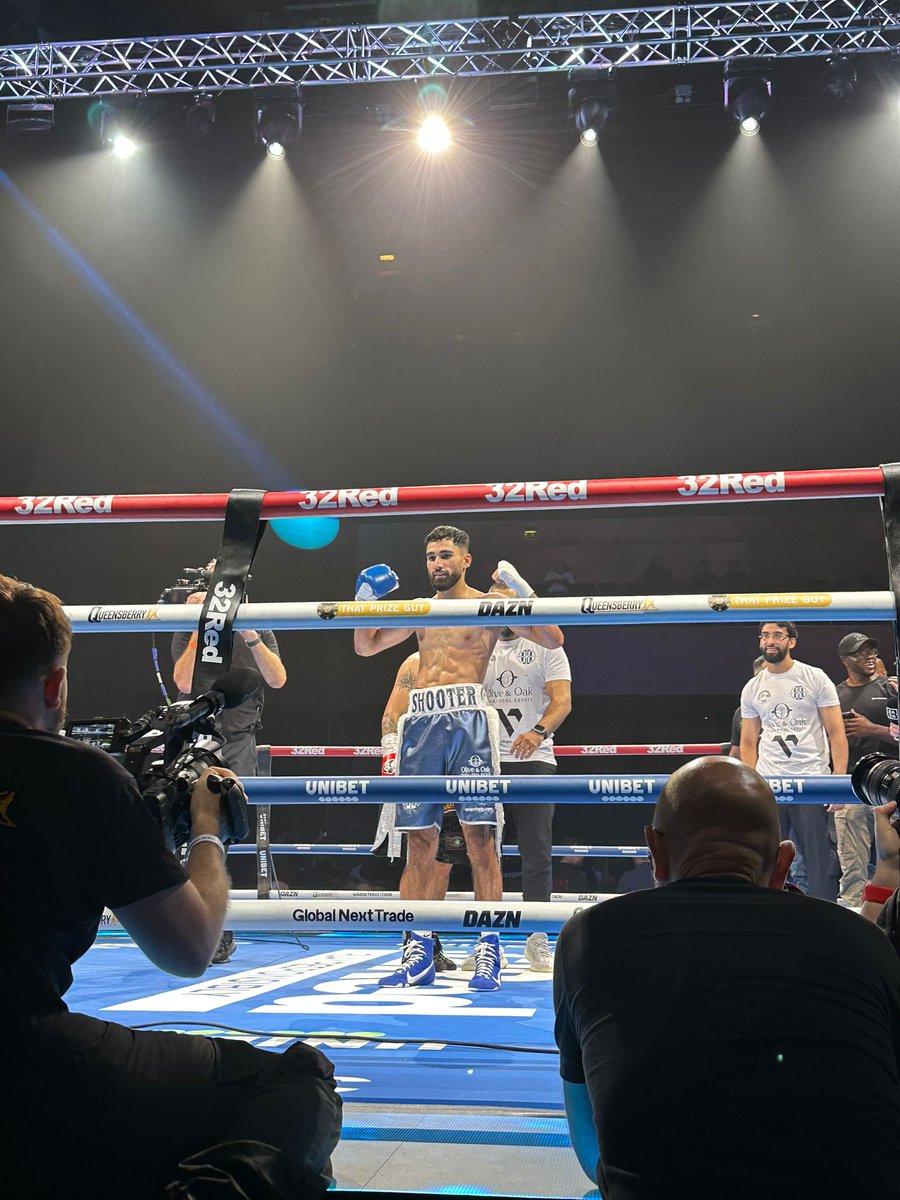 Liam_Tully9's tweet image. 2X National Amateur champion Hassan Ishaq begins his professional career with a 3rd round stoppage victory. Right decision from referee Mark Bates stopping the fight as the towel was about to be thrown in by the Mexican's corner @TCounterpunch
#GarnerBellotti
#PierPressure