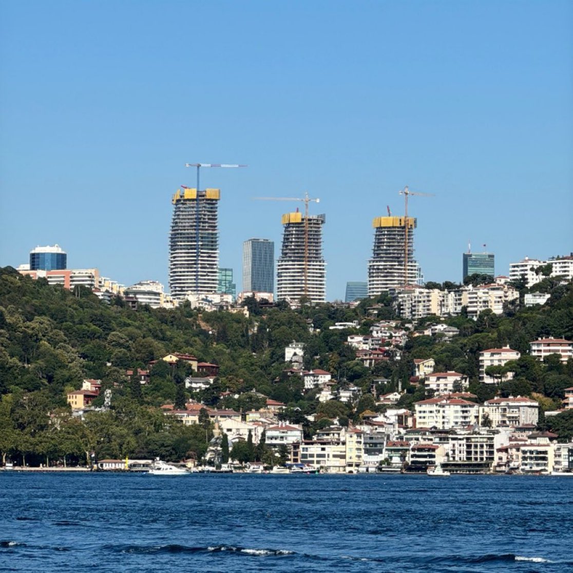 __pErvIN__'s tweet image. Yolsuzluk soruşturmalarına konu olan Etiler’deki polis okulu arazisinin İBB tarafından satıldığını  biliyoruz

Bilgi ve belgeleri
Ticari sır diye saklanan,
Kent Park yapılsın diye sokaklarda tepindikleri arazide  iİstanbul kıyılarında kazulet gibi  yükselen Rezidanslar..