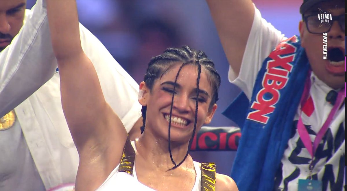 Imberu_'s tweet image. OBVIAMENTE QUE ALANA LA RANA IBA A GANAR EN LA VELADA DEL A脩O V 馃槍馃惛