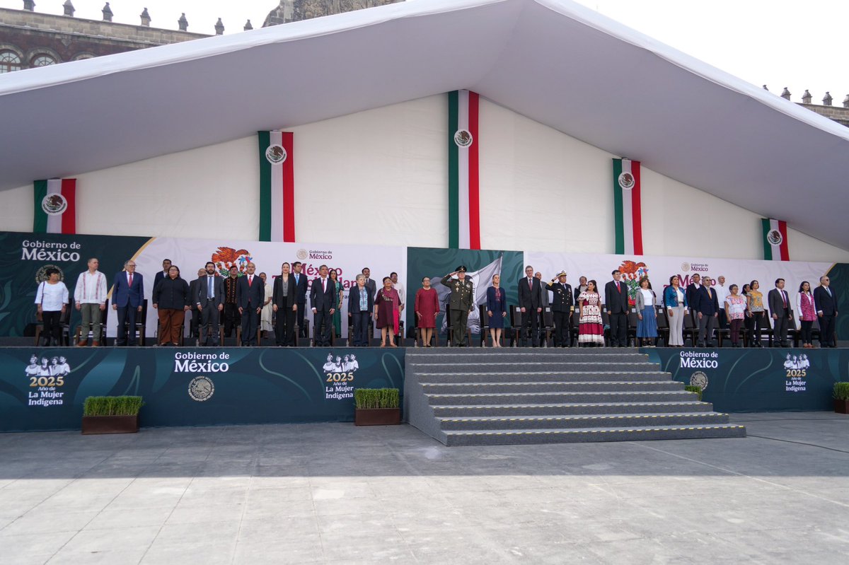 SEDATU México (@sedatu_mx) on Twitter photo Acudimos a la celebración de los 700 años de la fundación de México-Tenochtitlan en el Zócalo de la CDMX.
La presidenta <a href="/Claudiashein/">Claudia Sheinbaum Pardo</a> destacó que su gobierno ha colocado al centro el reconocimiento de los derechos de las personas pertenecientes a los pueblos originarios. Acudimos a la celebración de los 700 años de la fundación de México-Tenochtitlan en el Zócalo de la CDMX.
La presidenta <a href="/Claudiashein/">Claudia Sheinbaum Pardo</a> destacó que su gobierno ha colocado al centro el reconocimiento de los derechos de las personas pertenecientes a los pueblos originarios.