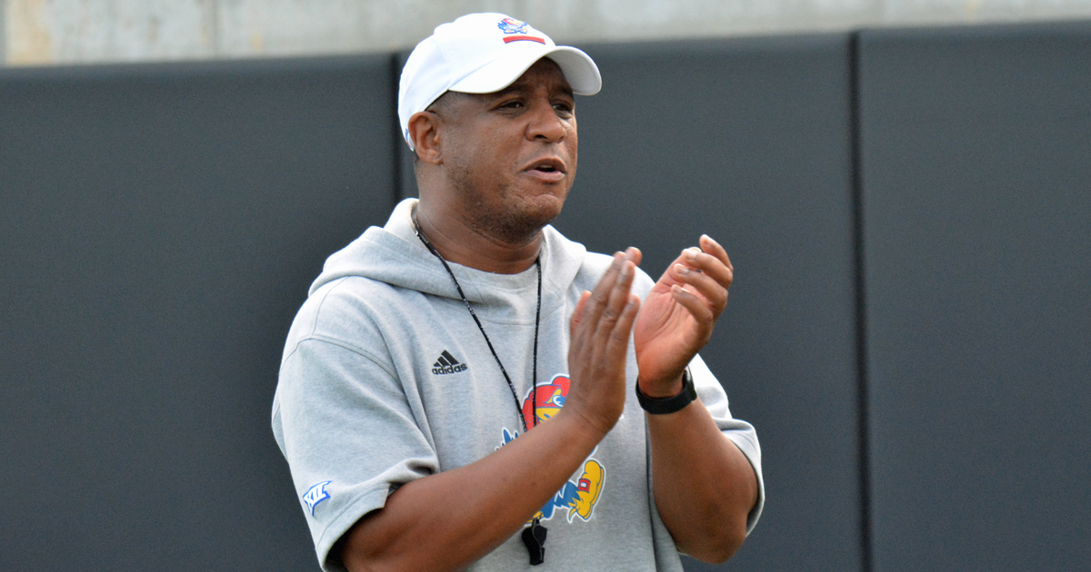 JayhawkSlant's tweet image. KU defensive coordinator D.K. McDonald plans to give multiple looks this season.
McDonald talked about his plans, the impact of new facilities on recruiting and a healthy Mason Ellis. #kufball
MORE:
on3.com/sites/jayhawk-…