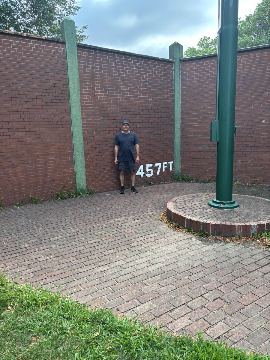 fredleeschmidt's tweet photo. Finally went to the wall https://t.co/b3bTl69QV1