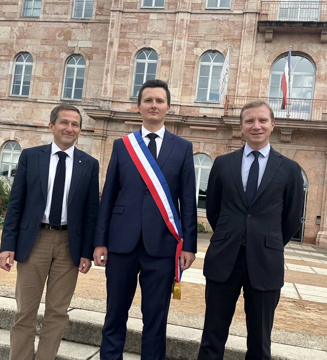 👏 Félicitations à mon ami et voisin <a href="/BastienJoint/">Bastien Joint</a> qui vient d’être élu Maire de la ville de Caluire et Cuire 🇫🇷
