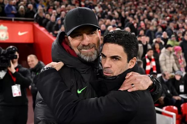 🤔 Con la llegada de Gyökeres al Arsenal, Mikel Arteta ya se ha gastado en 6 años

➡️ Gasto: 1.015.364.000 €

¿Hay que exigirle ganar títulos más que una FA Cup?

Klopp en 9 años 

➡️ Gasto: 959.750.000 €

🏆 Premier
🏆 Champions 
🏆🏆 League Cup
🏆 FA Cup
🏆 European Super Cup