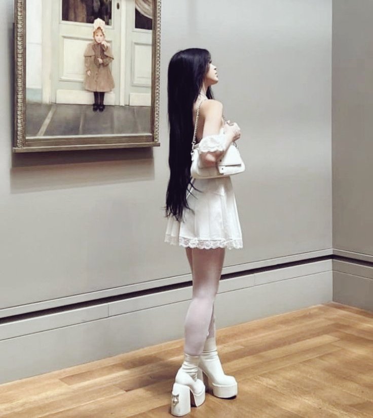 TheurgicOath's tweet image. pov :    museum  date  with  romy .