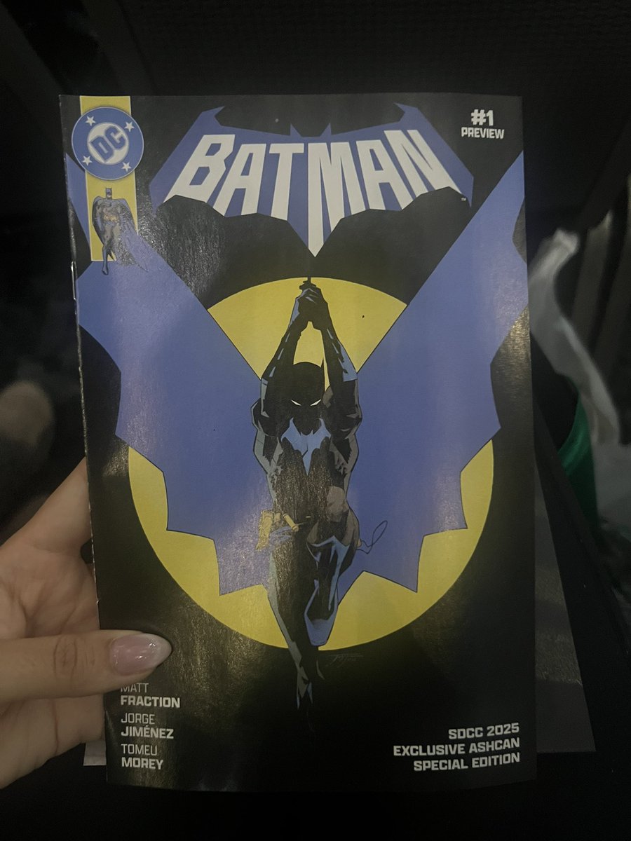just got a Batman #1 by fraction preview !!!